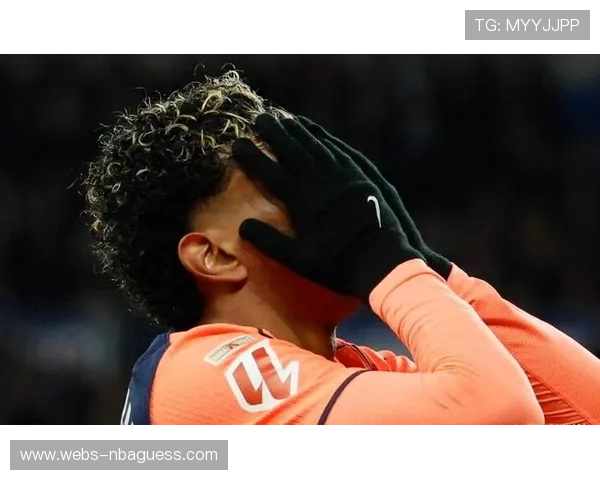 巴萨11连胜被终结，弗里克的战术调整遇瓶颈